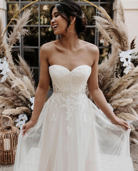 a-line-tulle-appliques-wedding-dress-with-detachable-straps-3