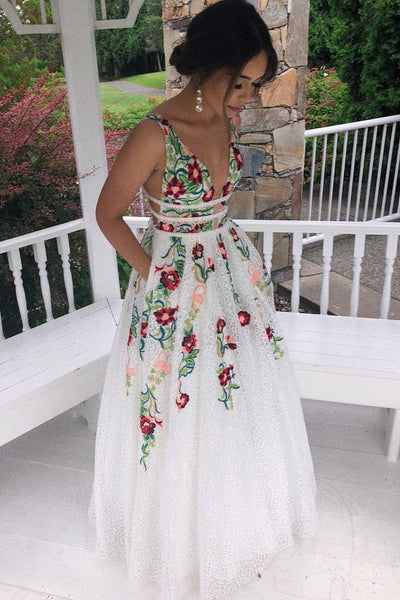 Embroidered prom dress outlet