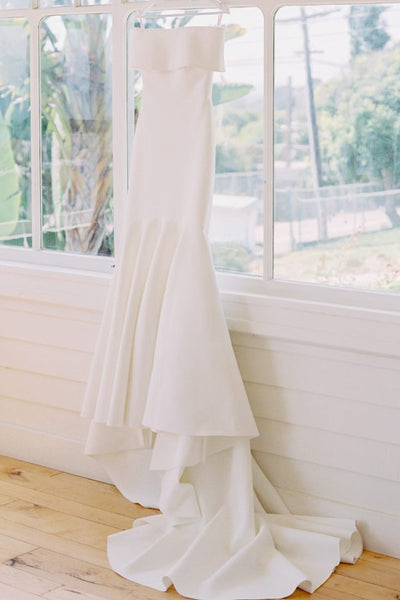 elegant-mermaid-wedding-dress-with-wrapped-off-the-shoulder-5