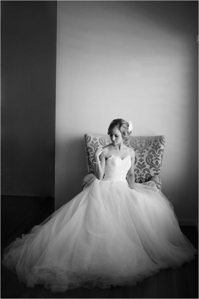 feather-sweetheart-wedding-dress-with-romantic-tulle-skirt-2