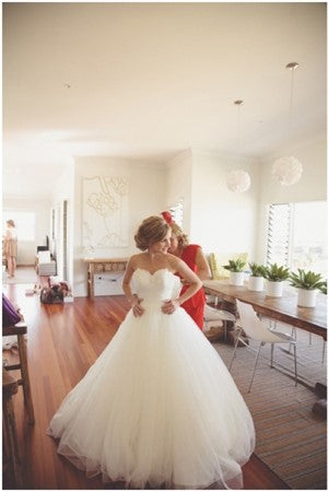 feather-sweetheart-wedding-dress-with-romantic-tulle-skirt-4