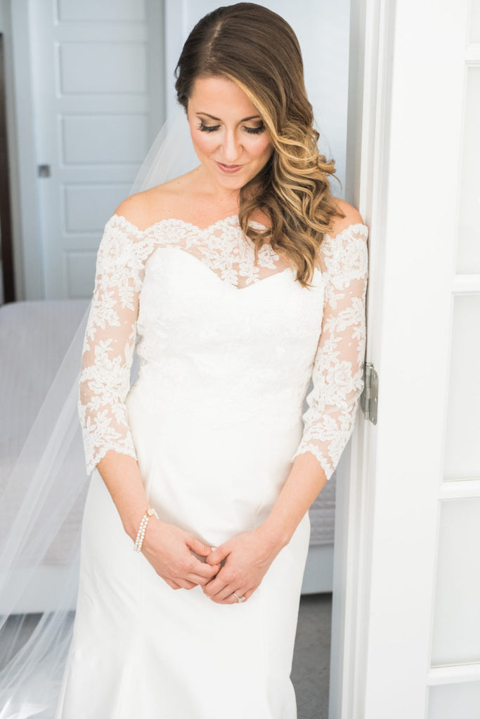 Fit&Flare Off-the-shoulder Wedding Gown with Scalloped Lace Sleeves