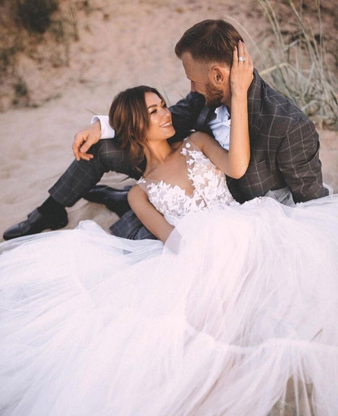 Floral Lace V-neck Outdoor Wedding Dress Tulle Skirt