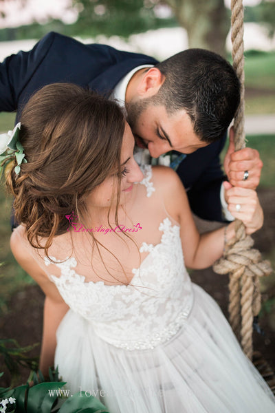 Illusion Neckline Sleeveless A-line Lace Wedding Gowns with Tulle Skirt