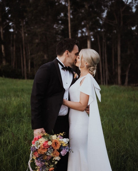 Knot Ribbon One-shoulder Wedding Gown 2022