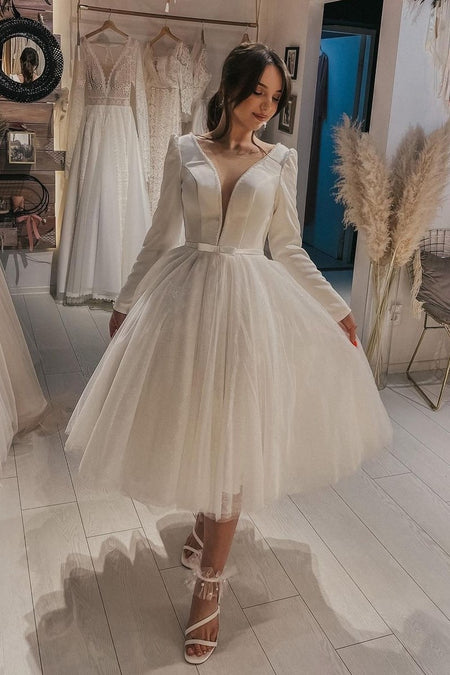 Knee-Length Wedding Dresses with Lace Short Sleeves