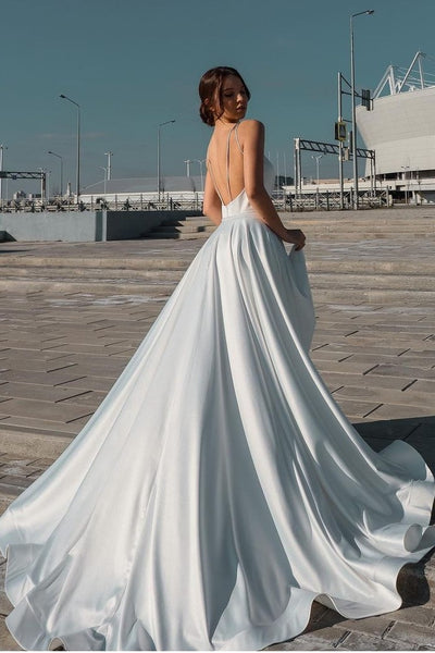 Minimalist White Wedding Dresses with Plunging Neckline