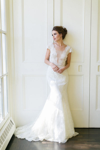 Plunging V neck Trumpet Wedding Dress Lace Cap Sleeves vestido de noiva de renda
