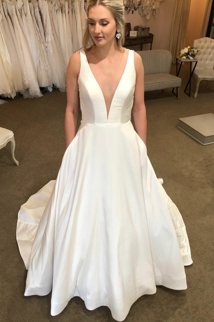 Plunging V-neckline Satin Marriage Dress for Bride with Hollow Back