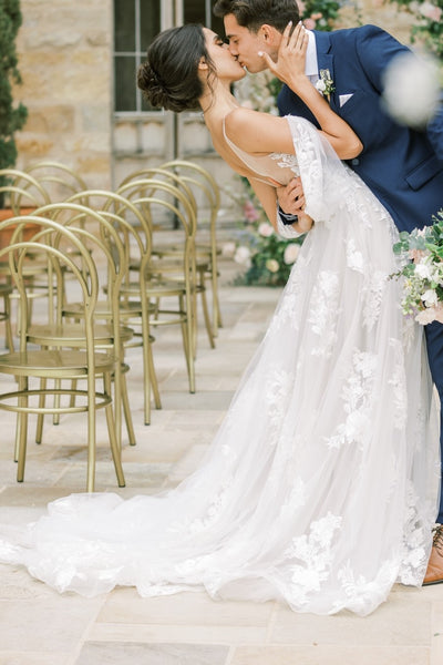 Romantic Lace Wedding Gown with Off-the-shoulder Straps
