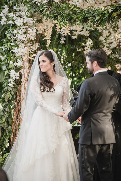 long-sleeves-vintage-wedding-dress-with-tulle-skirt