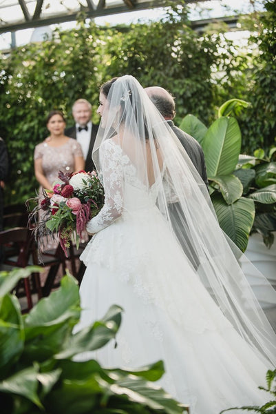 V-neck Long Sleeves Vintage Wedding Dress with Tulle Skirt