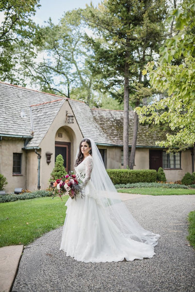 V-neck Long Sleeves Vintage Wedding Dress with Tulle Skirt