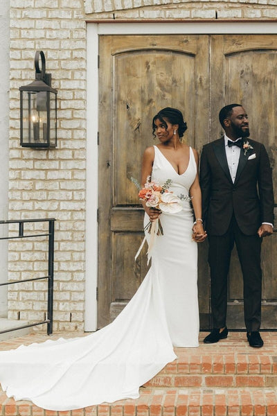 v-neck-sheath-spandex-wedding-gowns-with-drapped-back-1