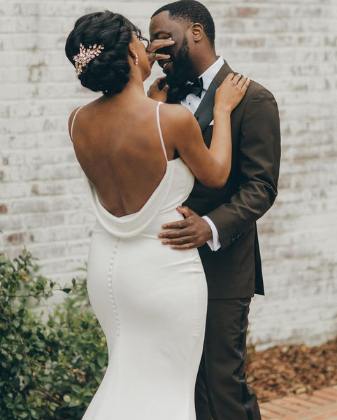 v-neck-sheath-spandex-wedding-gowns-with-drapped-back-2