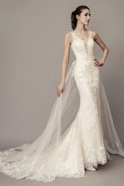 v-neckline-mermaid-lace-wedding-dress-with-long-train-3