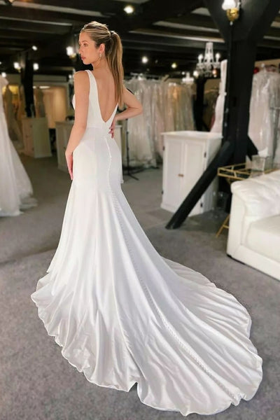 v-neckline-simple-bridal-wedding-gown-2023-1