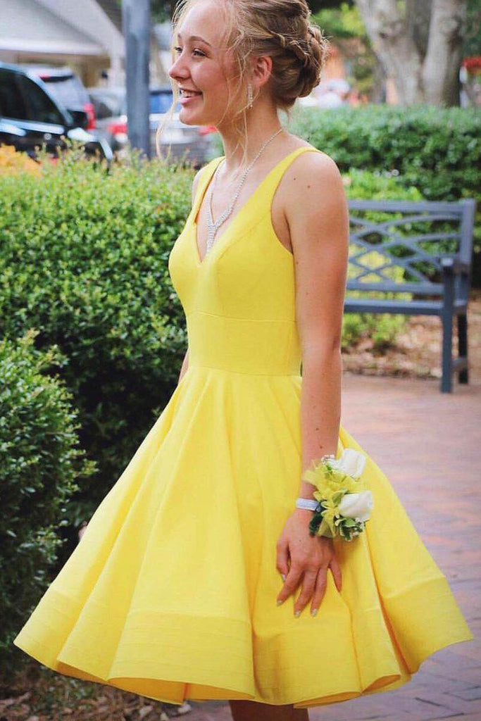 V-neckline Yellow Homecoming Dresses Short Satin Skirt