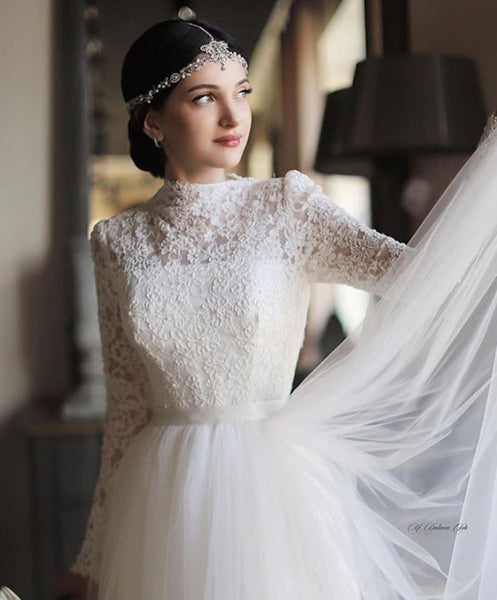 Vintage Lace Wedding Gown with Long Sleeves