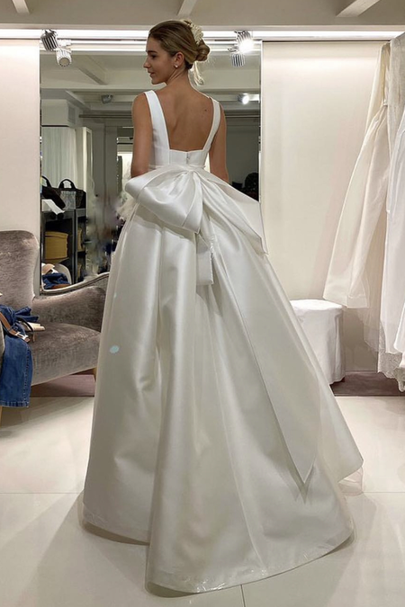 Ruching V-neck Wedding Dresses with Layers Skirt