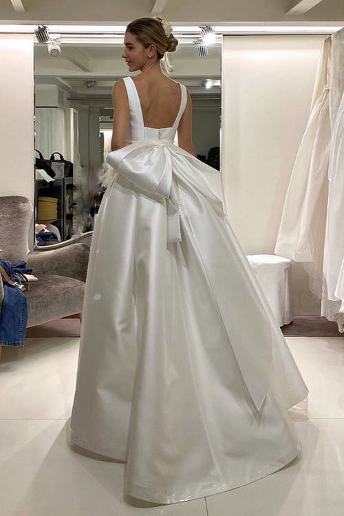 minimalist-satin-wedding-gown-with-boat-neckline