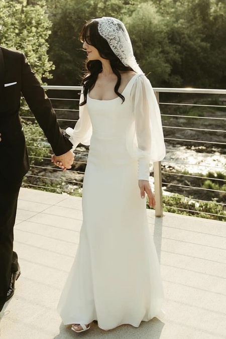 A-line Satin Bridal Dress with Off-the-shoulder Neckline vestido de novia