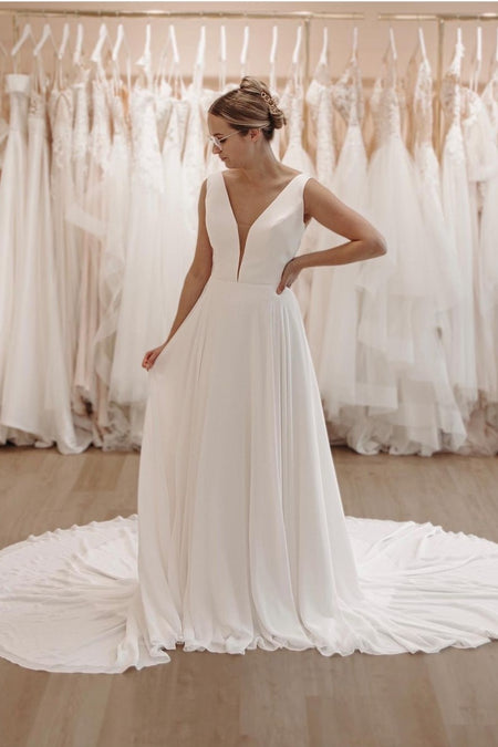 Ruching V-neck Wedding Dresses with Layers Skirt