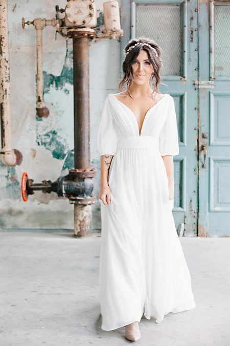 Deep V-neckline Sleeveless Chiffon Simple Beach Wedding Dresses