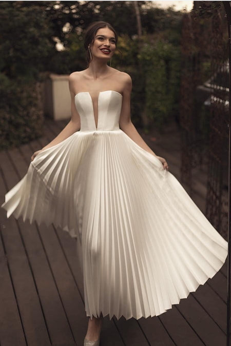 Crew Neckline Lace Tea-length Wedding Dresses Long Sleeves