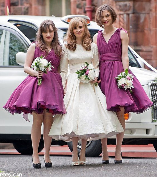 a-line-chiffon-v-neck-burgundy-bridesmaid-dresses-knee-length-2