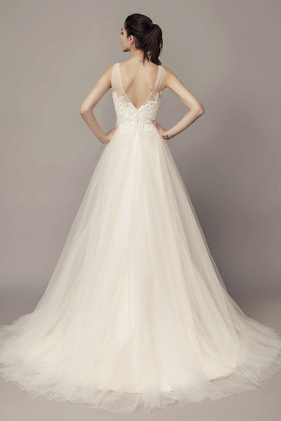 a-line-tulle-beach-wedding-dresses-with-lace-bodice-1