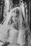 appliqued-lace-trim-long-wedding-veil-with-blusher-3