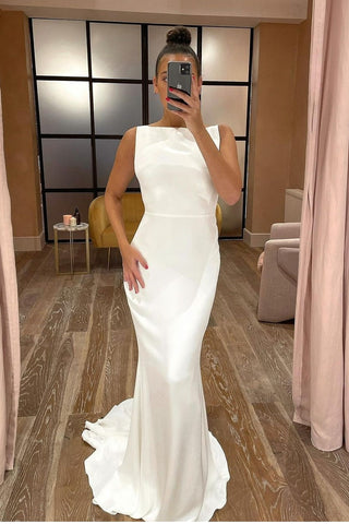 boat neck backless dress Modern Mermaid Crepe Wedding Dress Open Back Boat Neck Wedding Dress Sleeveless Summer Beach Wedding Dress Bateau Neckline Dress CLAIRE