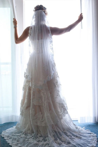 bridal-fingertip-length-wedding-veil-lace-appliqued-edge