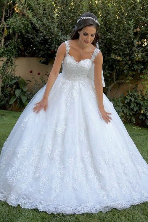 british-style-white-wedding-gown-with-lace-appliqued-train