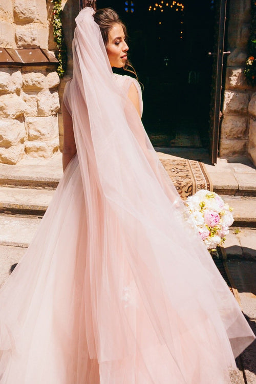 chapel-length-pink-blush-wedding-veil-with-comb