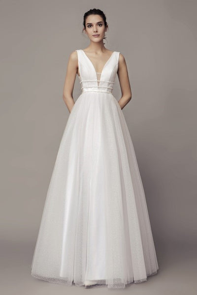 chic-v-neckline-wedding-gown-with-dotted-tulle-skirt-2