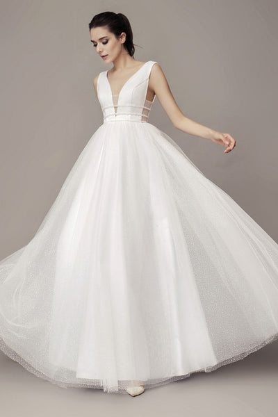 chic-v-neckline-wedding-gown-with-dotted-tulle-skirt