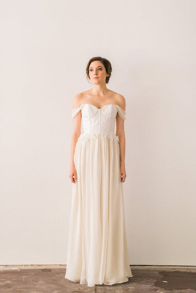 chiffon-beach-wedding-dress-with-lace-bodice-3