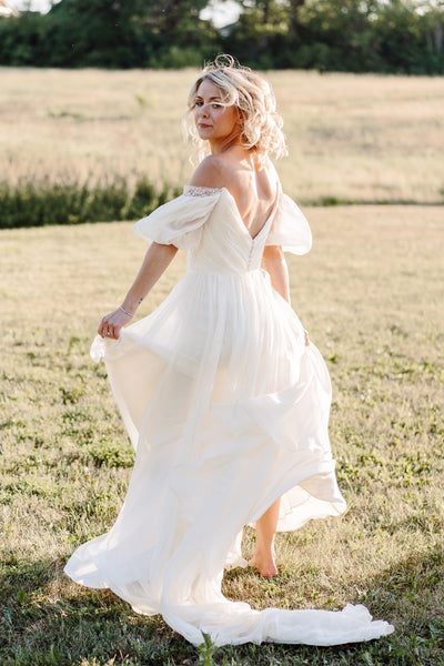 chiffon-summer-boho-wedding-dress-with-off-the-shoulder-sleeves-1