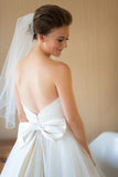 classic-ivory-wedding-dresses-with-big-bow-back-1