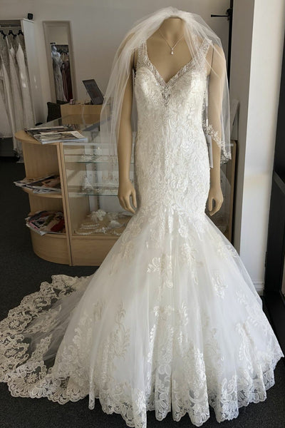 classic-lace-ivory-mermaid-wedding-dress-beaded-v-neckline
