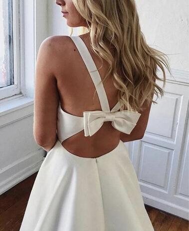 classic-v-neckline-simple-satin-bridal-dress-with-pockets-1
