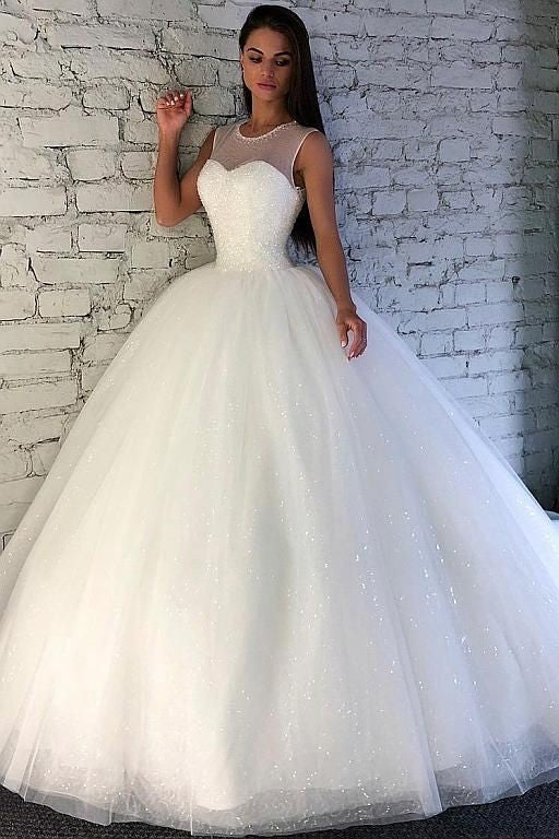 V-back wedding dress «Crystal» with shoulder pads | WONA