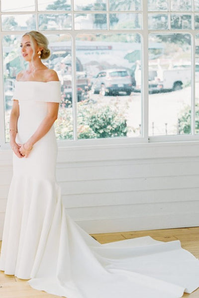 elegant-mermaid-wedding-dress-with-wrapped-off-the-shoulder