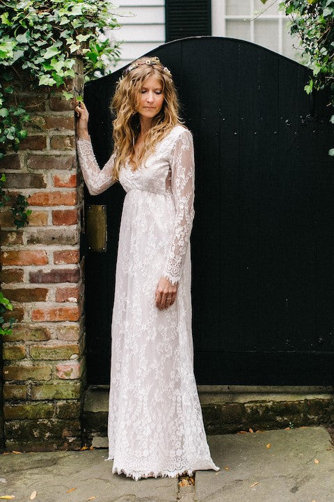 Floor-Length Vintage Lace Wedding Dress Long Sleeves loveangeldress Floor-Length Vintage Lace Wedding Dress Long Sleeves loveangeldress