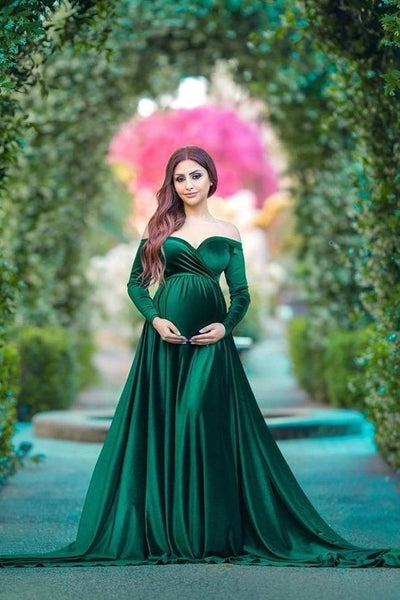 green-velvet-maternity-gown-for-babyshower
