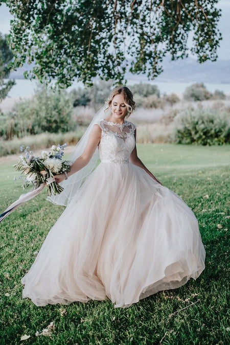 Romantic Tulle Organza Bridal Gown Off-the-Shoulder Neckline