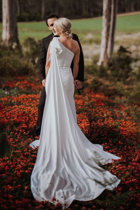 Modern Satin Bridal Dress with V-neck and Back Bow