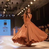 krystle-dsouza-long-sleeves-prom-dress-bombay-times-fashion-week-2018-3